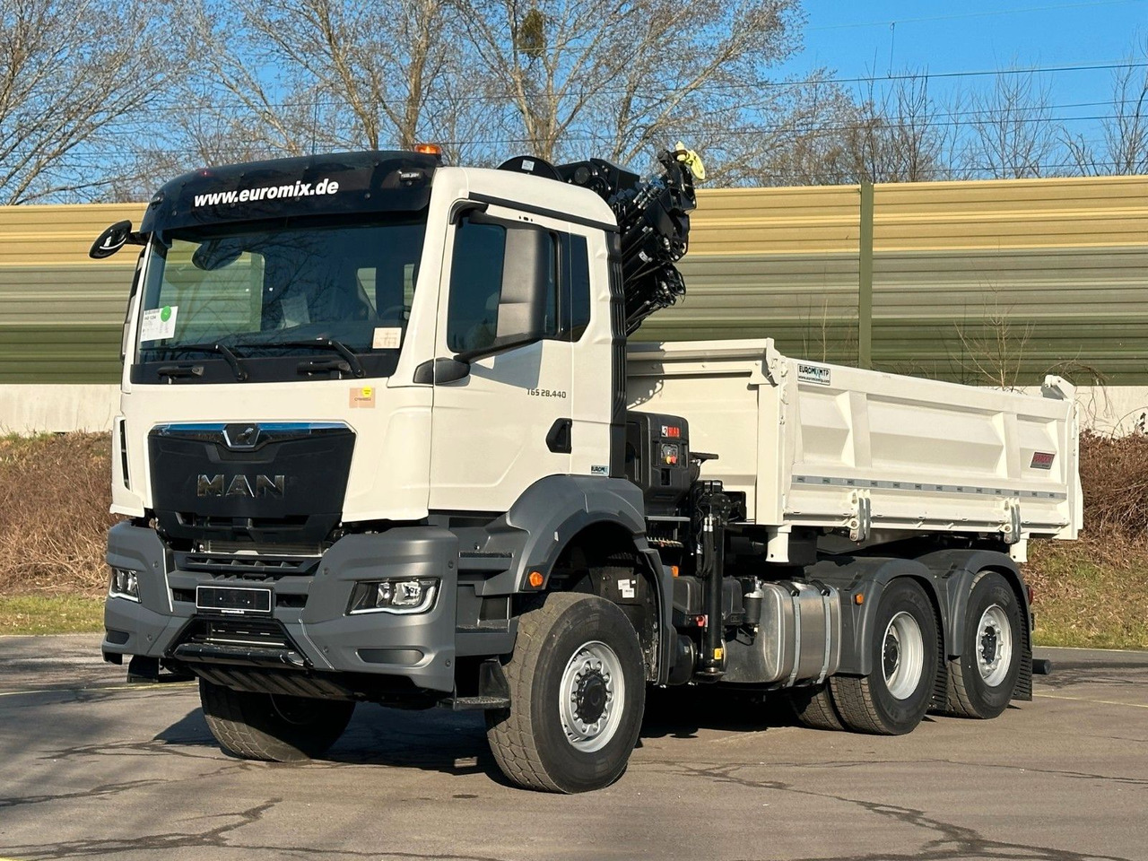 MAN TGS 28.440 6x4-4/3-Seiten- Kipper / Hiab 228-6 - Camion basculantă, Camion cu macara: Foto 2 MAN TGS 28.440 6x4-4/3-Seiten- Kipper / Hiab 228-6 - Camion basculantă, Camion cu macara: Foto 2