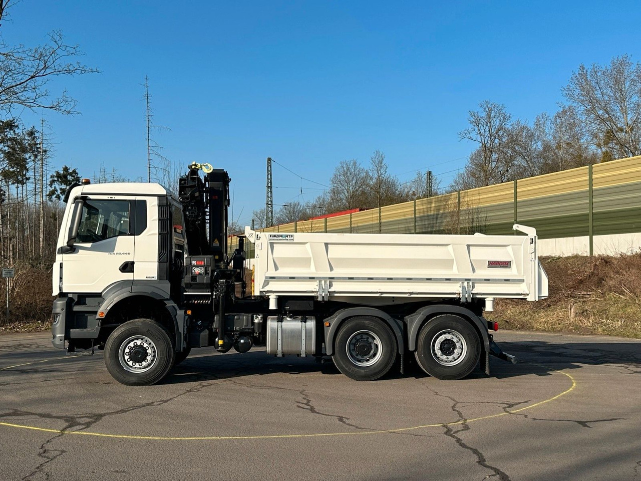 MAN TGS 28.440 6x4-4/3-Seiten- Kipper / Hiab 228-6 - Camion basculantă, Camion cu macara: Foto 3 MAN TGS 28.440 6x4-4/3-Seiten- Kipper / Hiab 228-6 - Camion basculantă, Camion cu macara: Foto 3