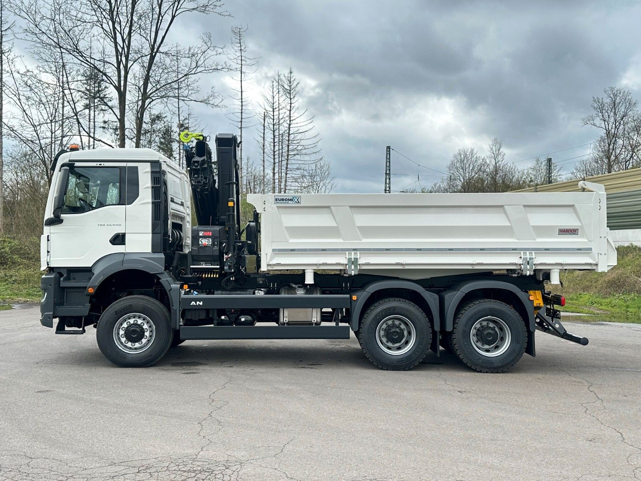 MAN TGS 33.440 6x6 /3-Seiten- Kipper / HIAB 228-4 - Camion basculantă, Camion cu macara: Foto 4 MAN TGS 33.440 6x6 /3-Seiten- Kipper / HIAB 228-4 - Camion basculantă, Camion cu macara: Foto 4