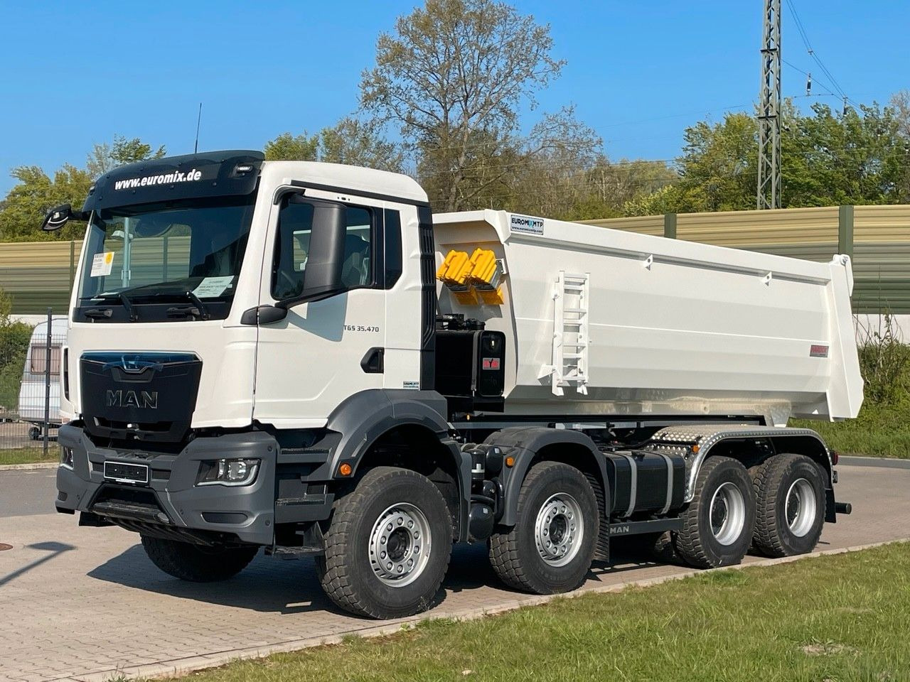MAN TGS 35.470 BB 8X4 Mulden Kipper 10X Vorhanden - Camion basculantă: Foto 3 MAN TGS 35.470 BB 8X4 Mulden Kipper 10X Vorhanden - Camion basculantă: Foto 3