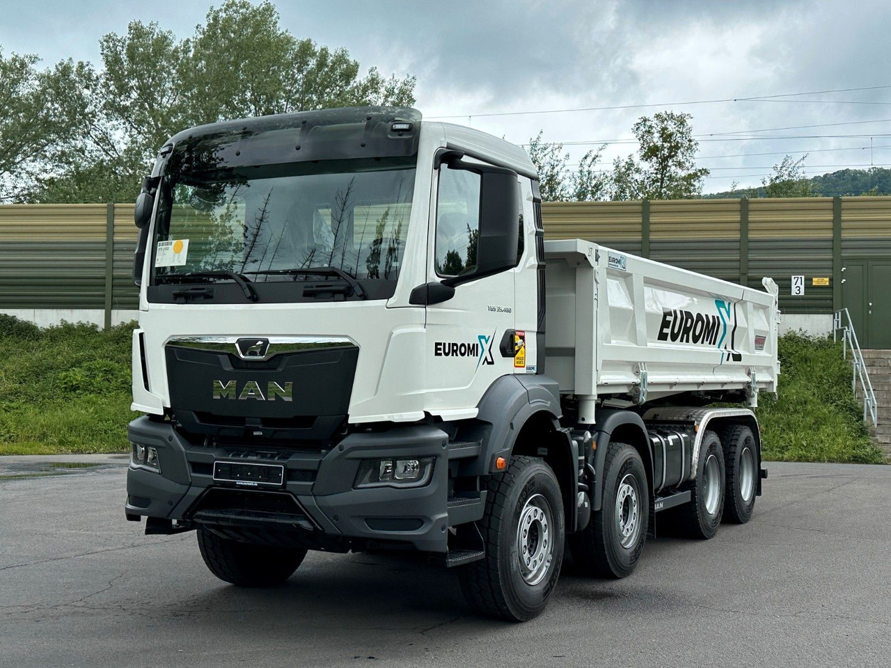 MAN TGS 35.480 8x4 EuromixMTP 2-Seiten-Kipper - Camion basculantă: Foto 3 MAN TGS 35.480 8x4 EuromixMTP 2-Seiten-Kipper - Camion basculantă: Foto 3