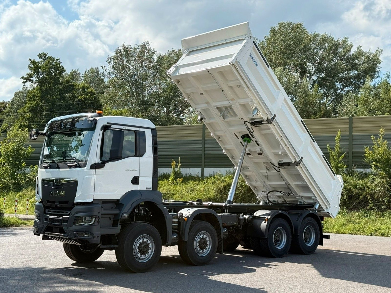 MAN TGS 35.480 8x8 EuromixMTP 3-Seiten-Kipper - Camion basculantă: Foto 1 MAN TGS 35.480 8x8 EuromixMTP 3-Seiten-Kipper - Camion basculantă: Foto 1