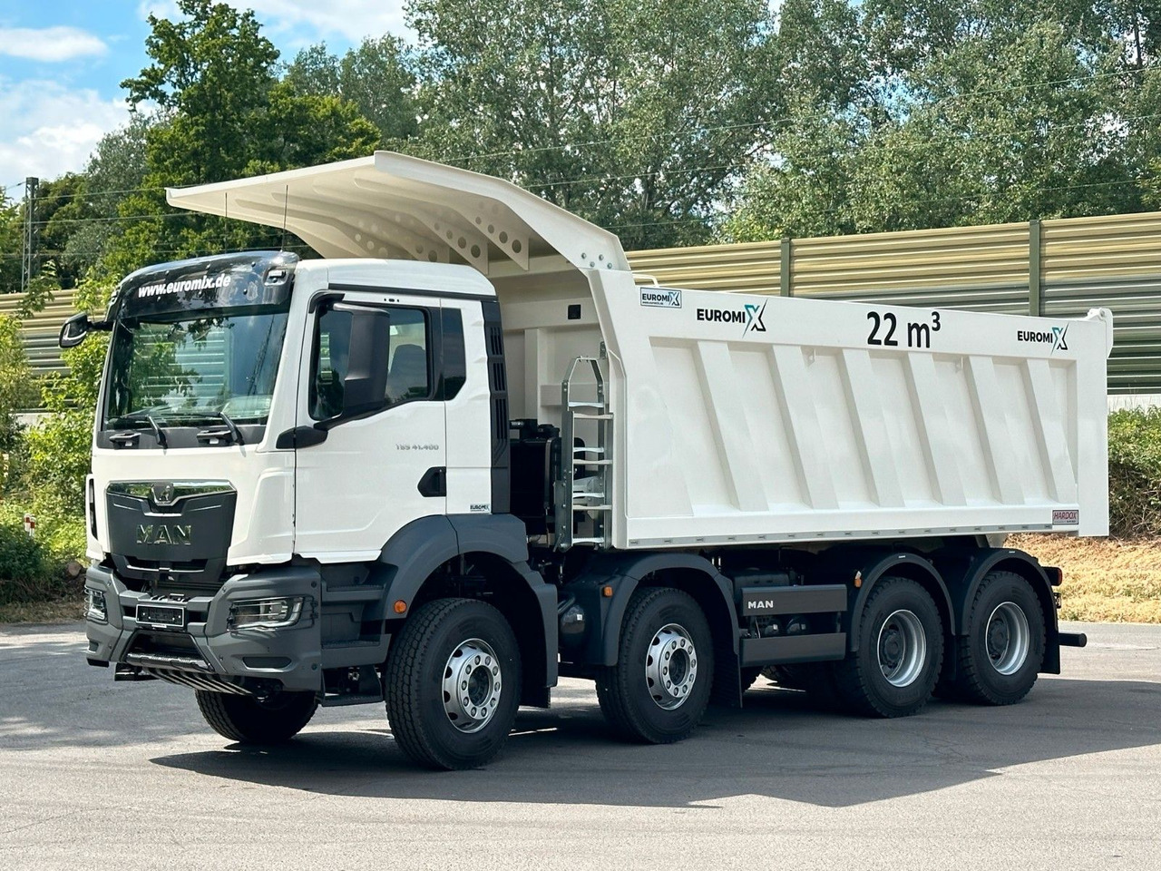 MAN TGS 41.440 8x4 EuromixMTP 22m³ Eckige Mulde - Camion basculantă: Foto 3 MAN TGS 41.440 8x4 EuromixMTP 22m³ Eckige Mulde - Camion basculantă: Foto 3