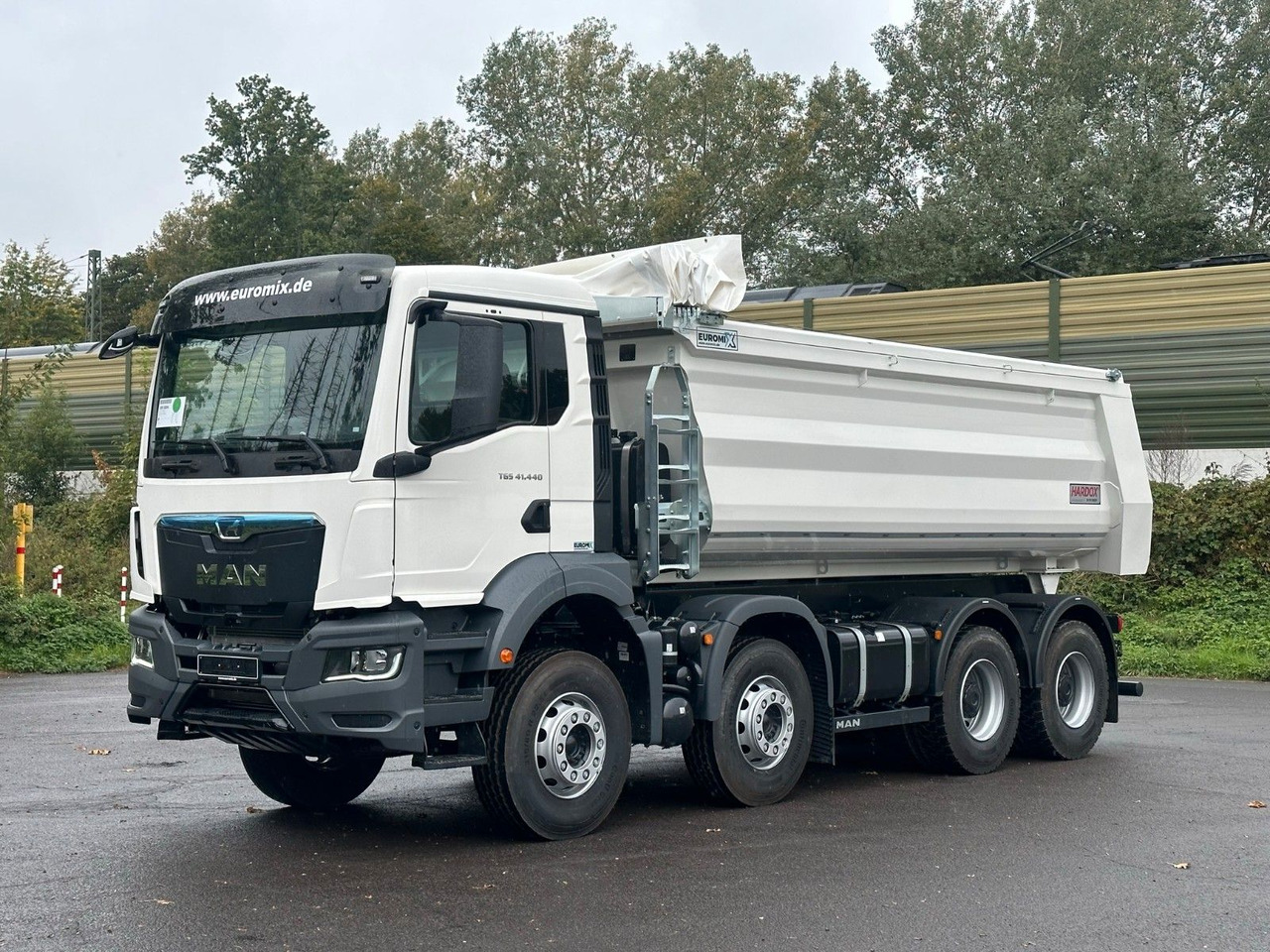 MAN TGS 41.440 BB 8X4 Euromix Mulden Kipper HARDOX - Camion basculantă: Foto 2 MAN TGS 41.440 BB 8X4 Euromix Mulden Kipper HARDOX - Camion basculantă: Foto 2