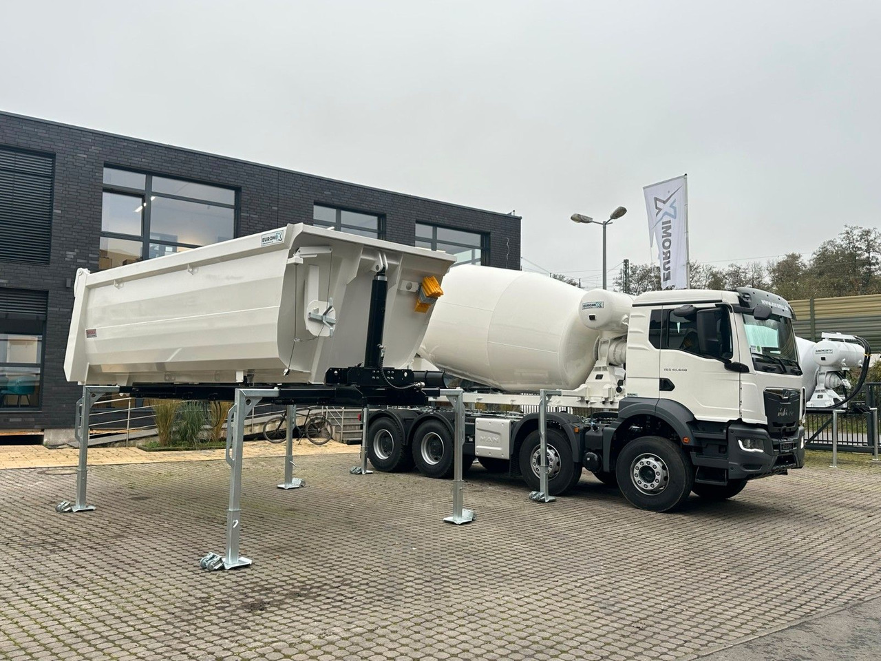 MAN TGS 41.480 8x4 WECHSELSYSTEM KIPPER+MISCHER - Autobetonieră, Bena basculanta: Foto 3 MAN TGS 41.480 8x4 WECHSELSYSTEM KIPPER+MISCHER - Autobetonieră, Bena basculanta: Foto 3