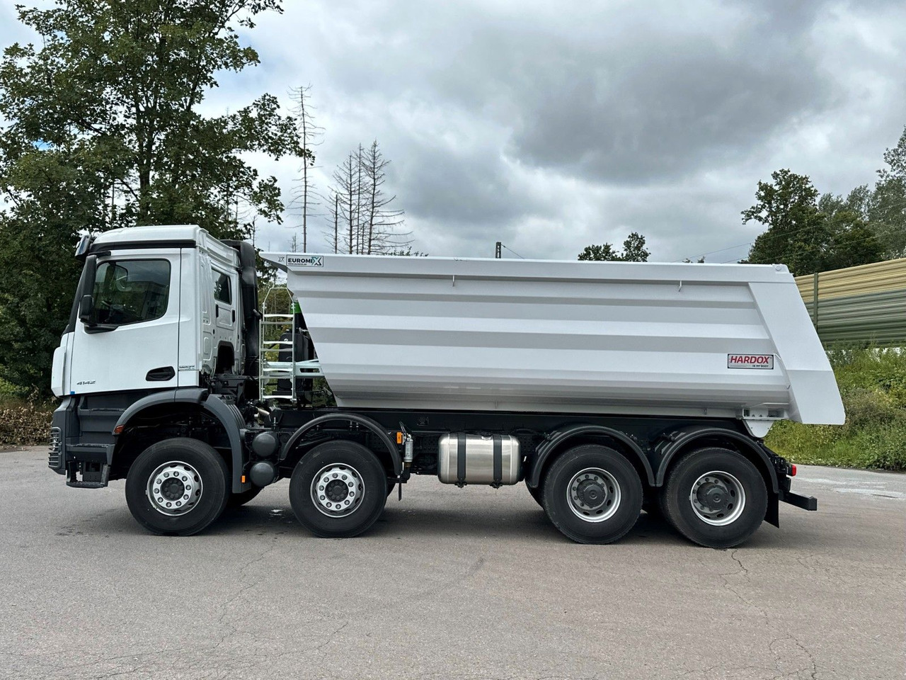 Mercedes-Benz 4142 8X4 Mulden- Kipper - EuromixMTP - Camion basculantă: Foto 3 Mercedes-Benz 4142 8X4 Mulden- Kipper - EuromixMTP - Camion basculantă: Foto 3