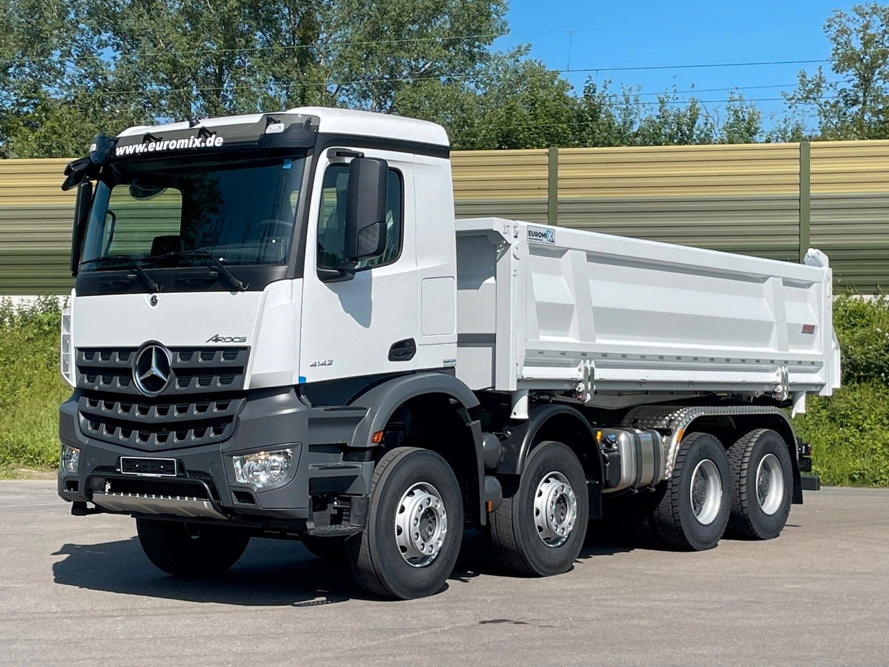 Mercedes-Benz 4145 8X4 Euromix EMT 3-Seiten-Kipper - Camion basculantă: Foto 1 Mercedes-Benz 4145 8X4 Euromix EMT 3-Seiten-Kipper - Camion basculantă: Foto 1