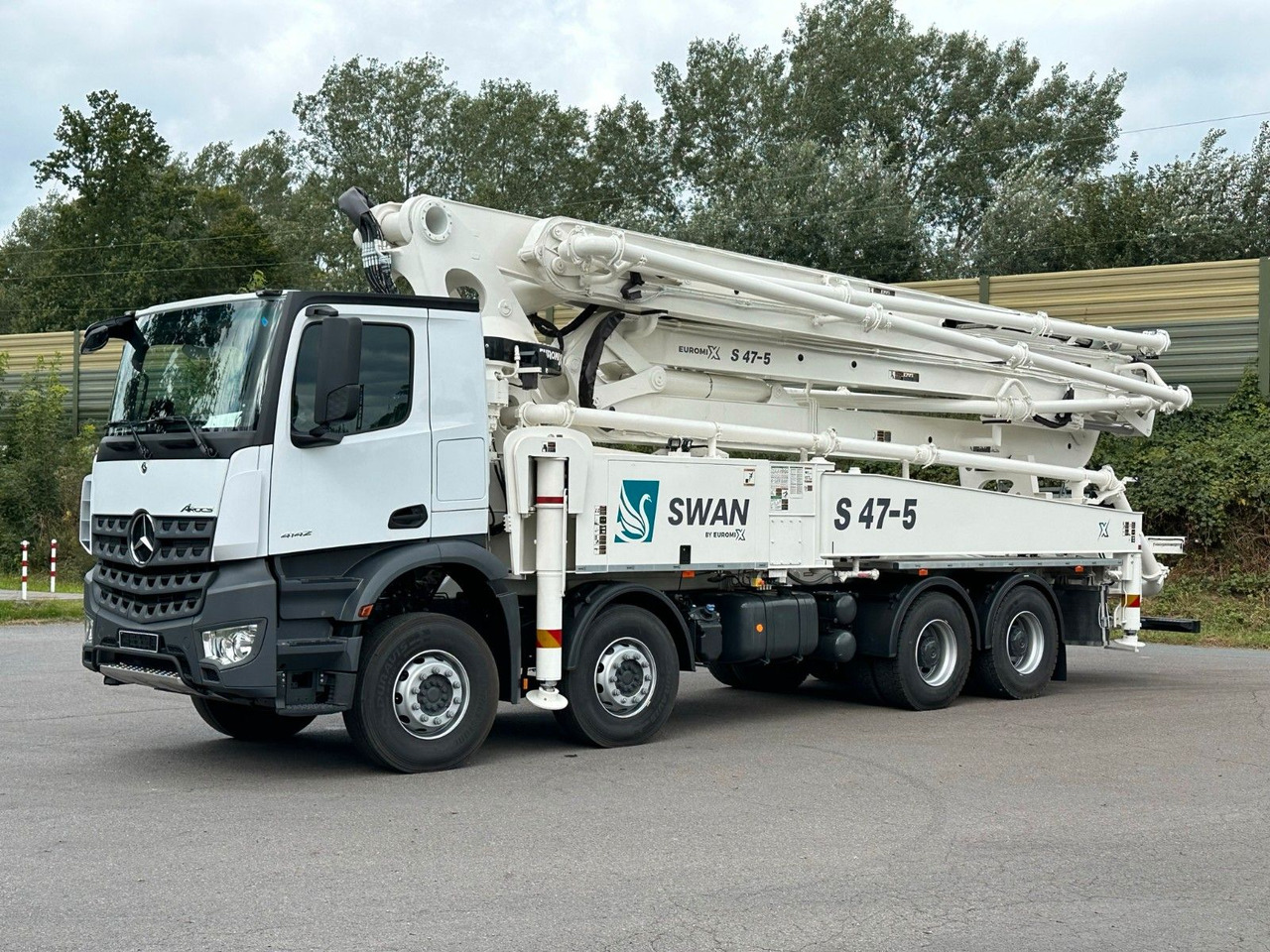 Mercedes-Benz Arocs 5 4142 8x4 SWAN TSP 47-5 160RZ ( 47m ) - Autopompă de beton: Foto 1 Mercedes-Benz Arocs 5 4142 8x4 SWAN TSP 47-5 160RZ ( 47m ) - Autopompă de beton: Foto 1