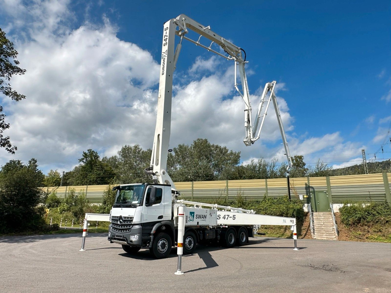 Mercedes-Benz Arocs 5 4142 8x4 SWAN TSP 47-5 160RZ ( 47m ) - Autobetonieră: Foto 1 Mercedes-Benz Arocs 5 4142 8x4 SWAN TSP 47-5 160RZ ( 47m ) - Autobetonieră: Foto 1