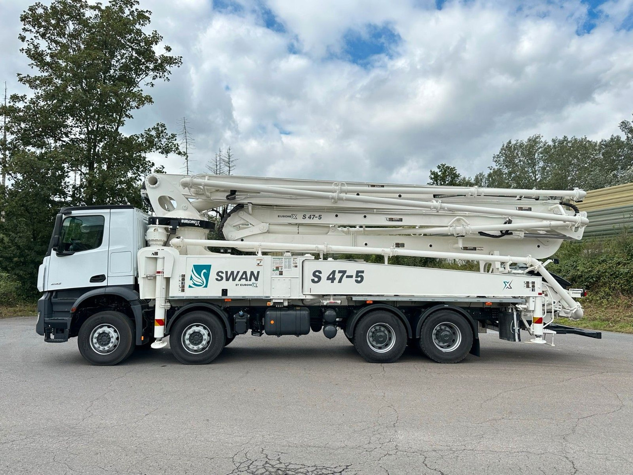 Mercedes-Benz Arocs 5 4142 8x4 SWAN TSP 47-5 160RZ ( 47m ) - Autobetonieră: Foto 4 Mercedes-Benz Arocs 5 4142 8x4 SWAN TSP 47-5 160RZ ( 47m ) - Autobetonieră: Foto 4