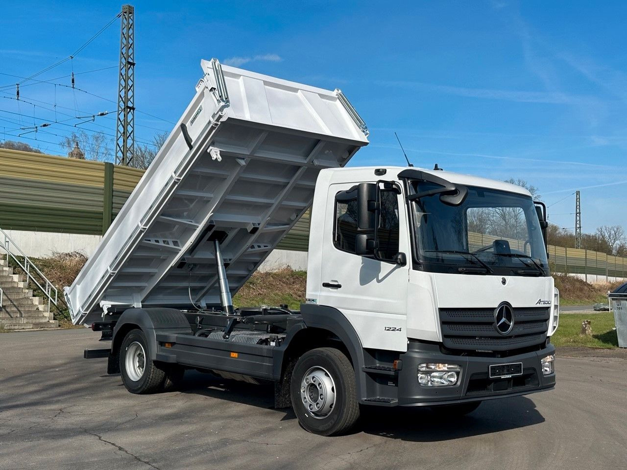 Mercedes-Benz Atego 1224 K EuromixMTP 3-Seiten-Kipper - Camion basculantă: Foto 1 Mercedes-Benz Atego 1224 K EuromixMTP 3-Seiten-Kipper - Camion basculantă: Foto 1