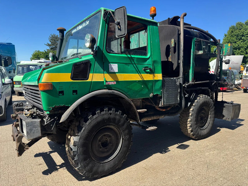 Unimog 424 **BITUMTANK-GOUDRONEUSE** - Camion: Foto 1 Unimog 424 **BITUMTANK-GOUDRONEUSE** - Camion: Foto 1
