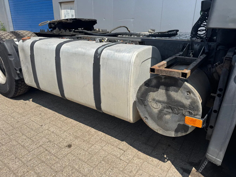 Volvo FM 300 **EURO 3-BELGIAN TRUCK-I SHIFT-PTO** - Cap tractor: Foto 4 Volvo FM 300 **EURO 3-BELGIAN TRUCK-I SHIFT-PTO** - Cap tractor: Foto 4