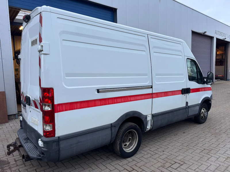 Iveco Daily **35C15-EURO 5-MOTOR 3.0** - Dubă: Foto 5 Iveco Daily **35C15-EURO 5-MOTOR 3.0** - Dubă: Foto 5
