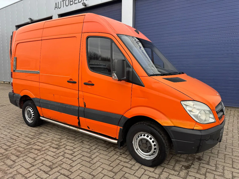 Mercedes-Benz Sprinter 310 310 - Dubă: Foto 3 Mercedes-Benz Sprinter 310 310 - Dubă: Foto 3