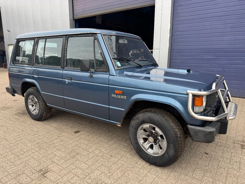 Mitsubishi Pajero **LONG CHASSIS-7SEATS-DIESEL** - Automobil: Foto 3 Mitsubishi Pajero **LONG CHASSIS-7SEATS-DIESEL** - Automobil: Foto 3