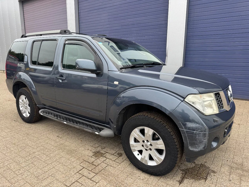 Nissan Pathfinder **2,5D-AIRCO-BELGIAN CAR** - Automobil: Foto 3 Nissan Pathfinder **2,5D-AIRCO-BELGIAN CAR** - Automobil: Foto 3