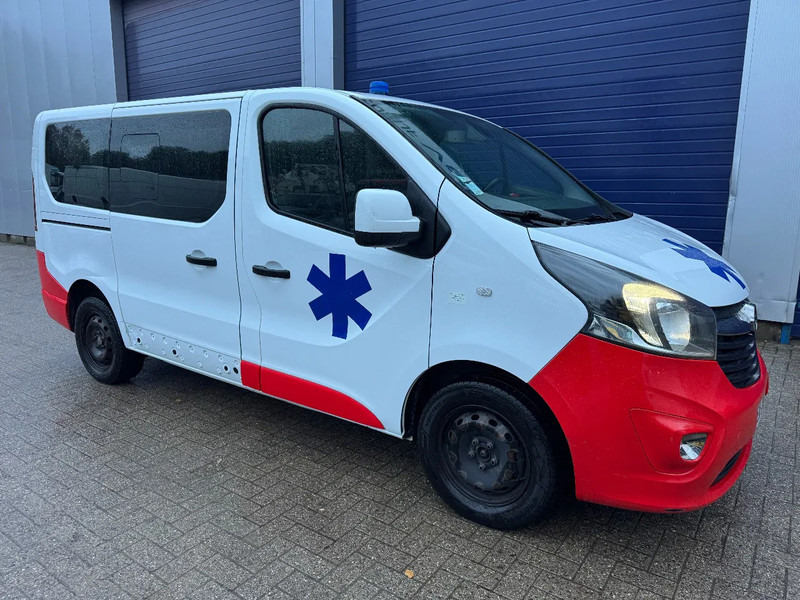 Opel Vivaro **AMBULANCE-RETTUNGSWAGEN** - Ambulanță: Foto 1 Opel Vivaro **AMBULANCE-RETTUNGSWAGEN** - Ambulanță: Foto 1