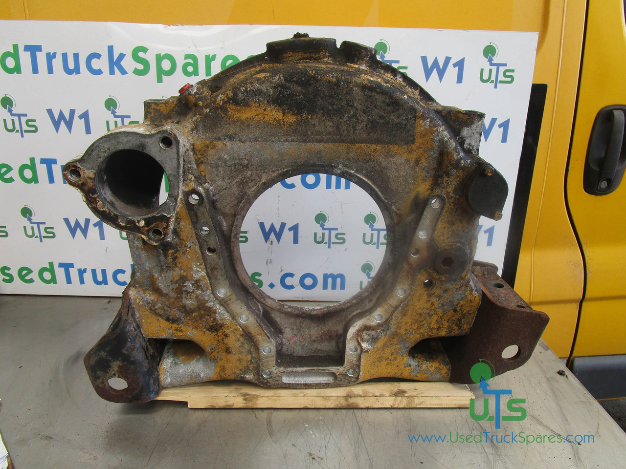 CAT C10 / C12 FLYWHEEL BELLHOUSING - Volant pentru Camion: Foto 1 CAT C10 / C12 FLYWHEEL BELLHOUSING - Volant pentru Camion: Foto 1