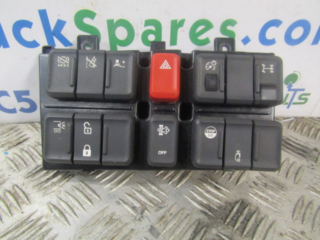 DAF LF 220 EURO 6 CAB SWITCH PANEL - Cabină și interior pentru Camion: Foto 1 DAF LF 220 EURO 6 CAB SWITCH PANEL - Cabină și interior pentru Camion: Foto 1