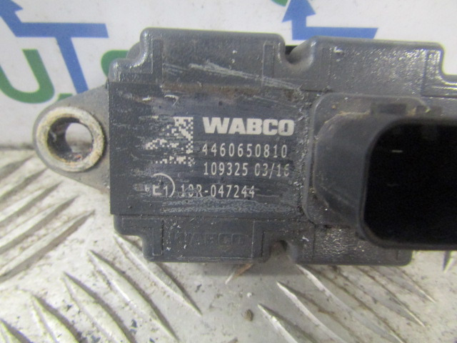 DAF LF 220 EURO 6 WABCO SENSOR P/NO 4460650810 - Sistem electric pentru Camion: Foto 2 DAF LF 220 EURO 6 WABCO SENSOR P/NO 4460650810 - Sistem electric pentru Camion: Foto 2