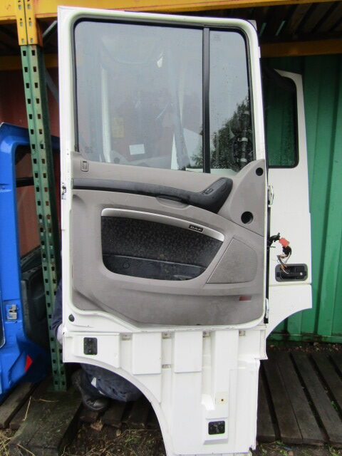 DAF XF 105 NEARSIDE (PASSENGER) COMPLETE DOOR - Cabină și interior pentru Camion: Foto 4 DAF XF 105 NEARSIDE (PASSENGER) COMPLETE DOOR - Cabină și interior pentru Camion: Foto 4