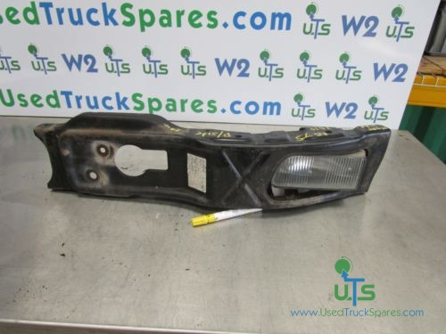 ISUZU N75 190 BUMPER / FOG LIGHT + BRACKET – PASSENGER SIDE - Cabină și interior pentru Camion: Foto 1 ISUZU N75 190 BUMPER / FOG LIGHT + BRACKET – PASSENGER SIDE - Cabină și interior pentru Camion: Foto 1