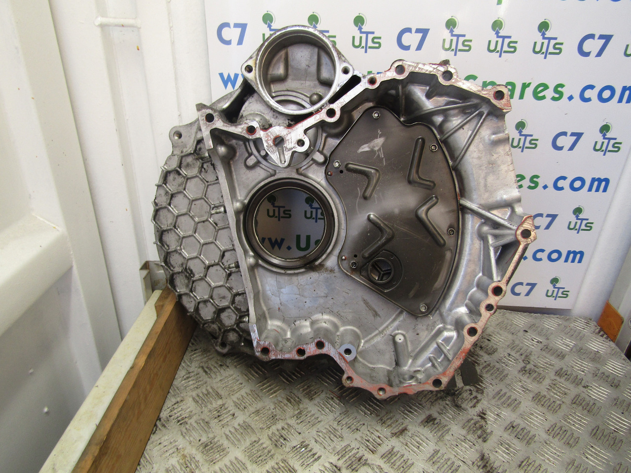 ISUZU N75 4HK1 EURO 5 FLYWHEEL BELLHOUSING (AUTO) - Cutie de viteze pentru Camion: Foto 2 ISUZU N75 4HK1 EURO 5 FLYWHEEL BELLHOUSING (AUTO) - Cutie de viteze pentru Camion: Foto 2