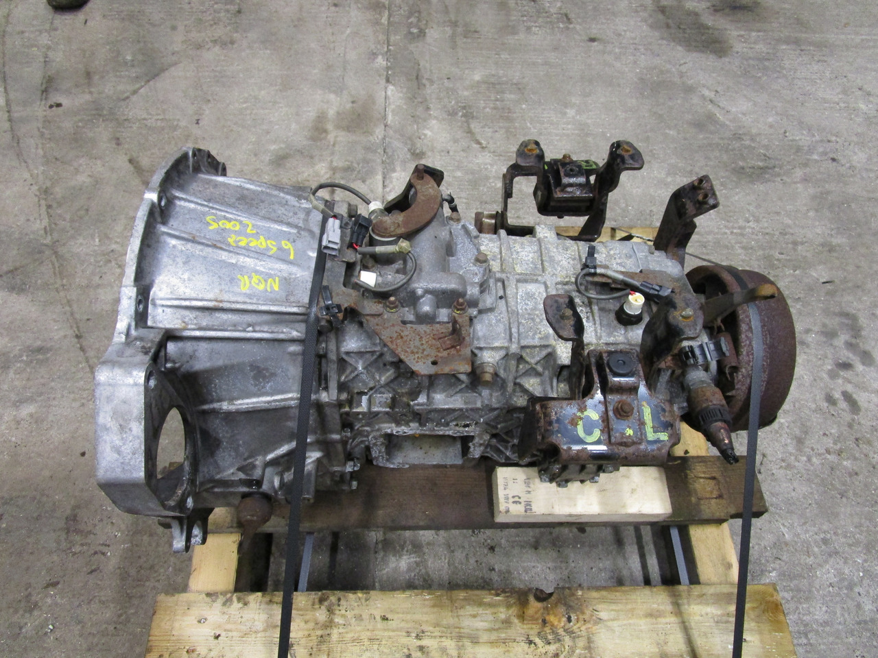 ISUZU NQR 6 SPEED MANUAL GEARBOX - Cutie de viteze pentru Camion: Foto 2 ISUZU NQR 6 SPEED MANUAL GEARBOX - Cutie de viteze pentru Camion: Foto 2