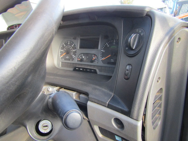MERCEDES ATEGO 13TON CAB EX 2011 - Cabină pentru Camion: Foto 5 MERCEDES ATEGO 13TON CAB EX 2011 - Cabină pentru Camion: Foto 5
