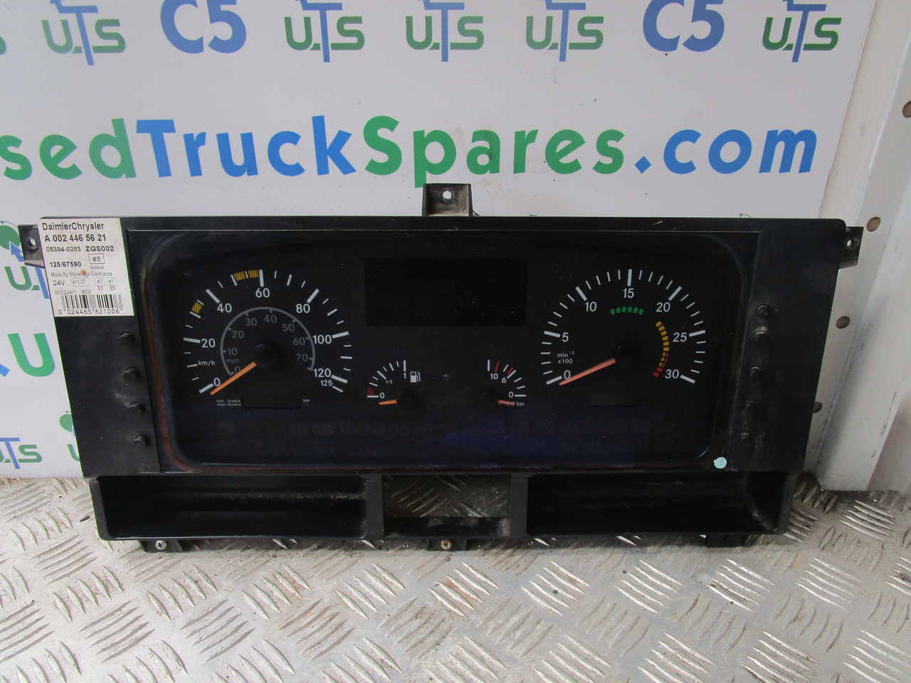 MERCEDES AXOR / ECONIC CLOCK CLUSTER P/NO A0024465621 - Sistem electric pentru Camion: Foto 1 MERCEDES AXOR / ECONIC CLOCK CLUSTER P/NO A0024465621 - Sistem electric pentru Camion: Foto 1