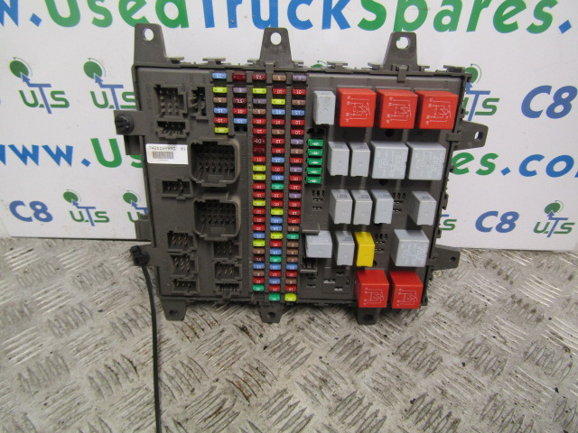 RENAULT MIDLUM DXI FUSE BOARD P/NO 7421169993-01 - Sistem electric pentru Camion: Foto 1 RENAULT MIDLUM DXI FUSE BOARD P/NO 7421169993-01 - Sistem electric pentru Camion: Foto 1
