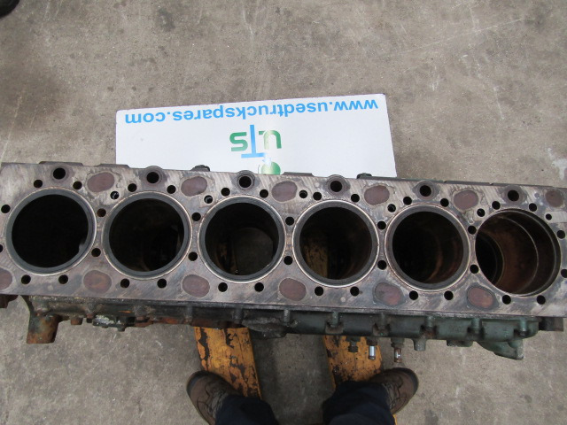 VOLVO FH13A ENGINE BLOCK ( NEEDS 1 LINER) - Motor şi piese pentru Camion: Foto 1 VOLVO FH13A ENGINE BLOCK ( NEEDS 1 LINER) - Motor şi piese pentru Camion: Foto 1