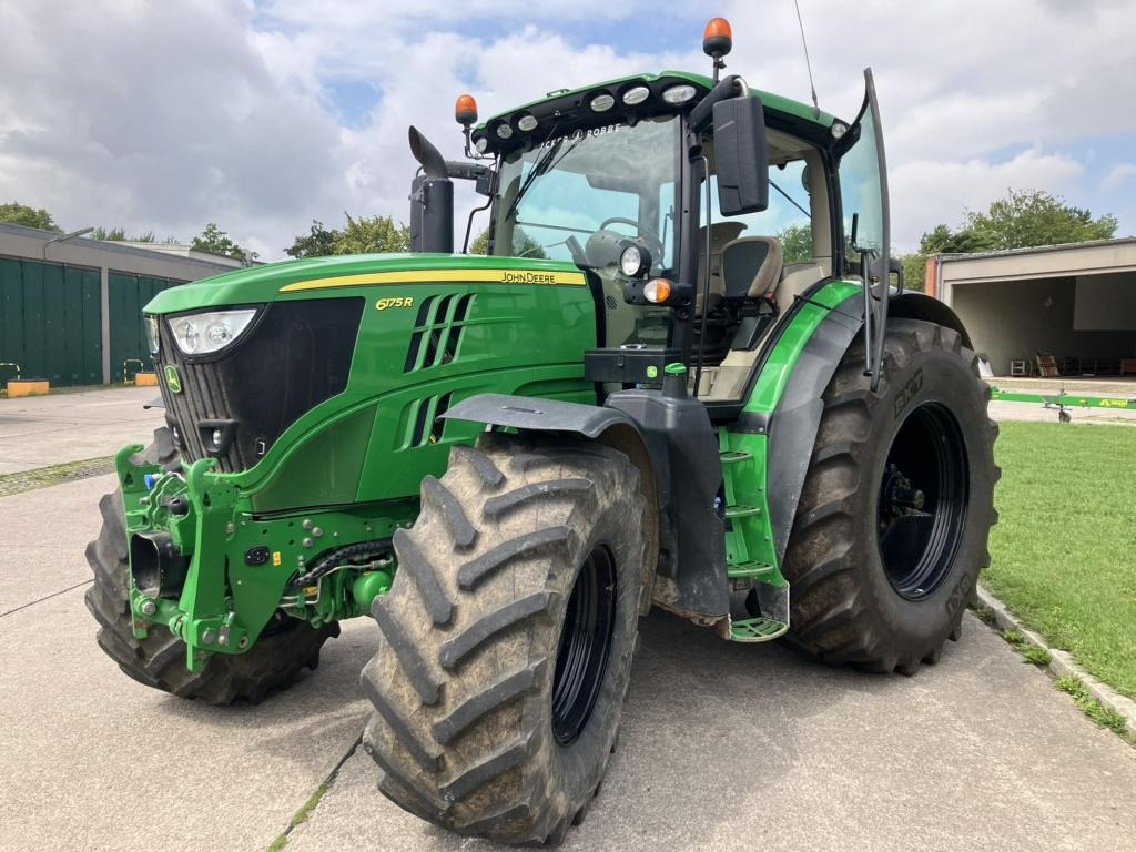 John Deere 6215R - Tractor agricol: Foto 1 John Deere 6215R - Tractor agricol: Foto 1