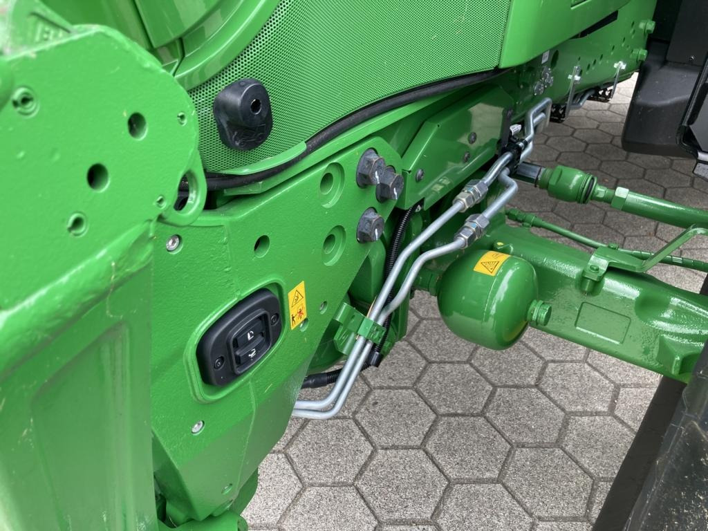 John Deere 6R145 - Tractor agricol: Foto 4 John Deere 6R145 - Tractor agricol: Foto 4