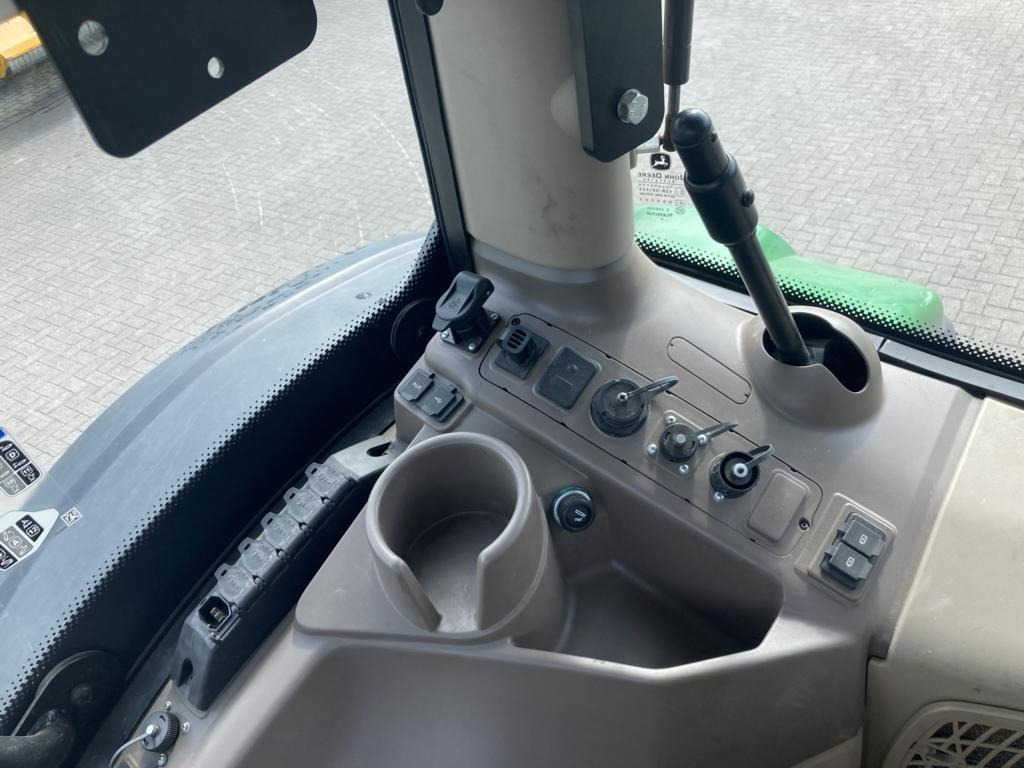 John Deere 6R230 - Tractor agricol: Foto 4 John Deere 6R230 - Tractor agricol: Foto 4
