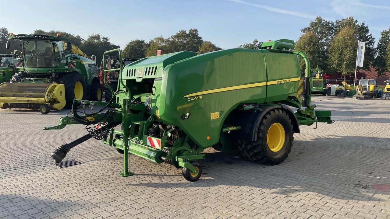 John Deere C441R - Utilaje pentru fân: Foto 1 John Deere C441R - Utilaje pentru fân: Foto 1