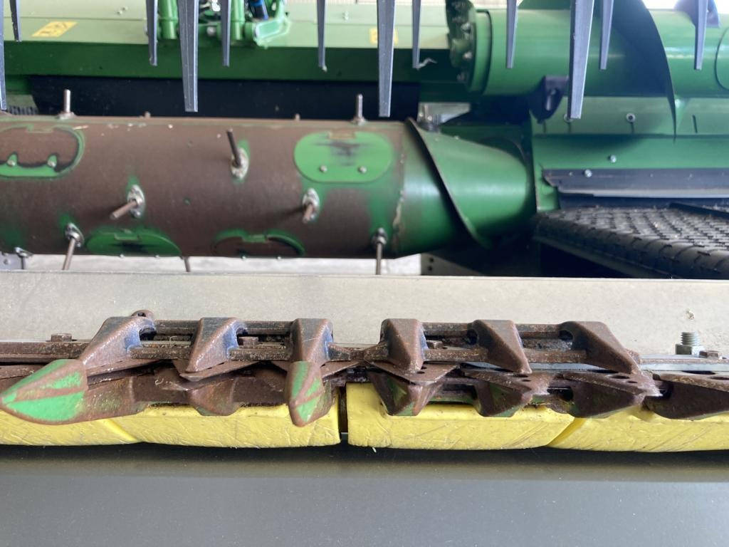 John Deere HD35X MY24 - Combină de recoltat cereale: Foto 3 John Deere HD35X MY24 - Combină de recoltat cereale: Foto 3