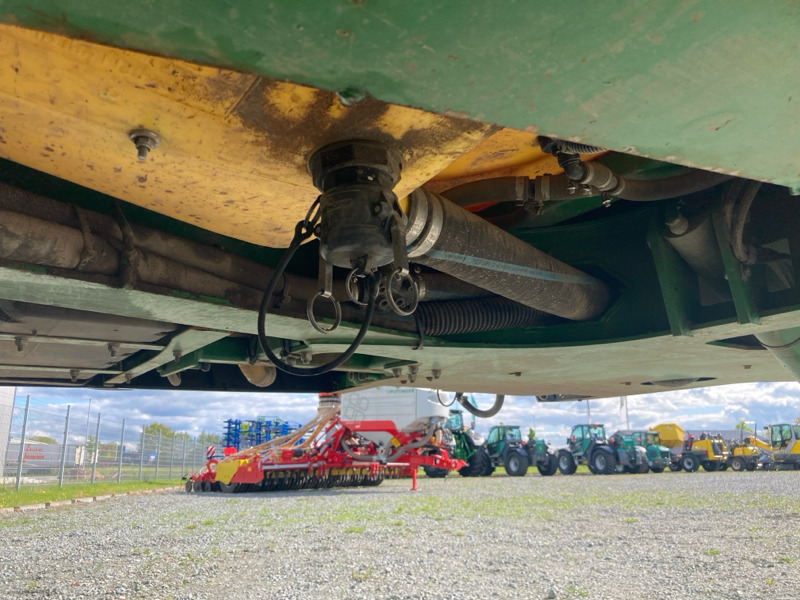 John Deere R975i - Maşină de erbicidat: Foto 4 John Deere R975i - Maşină de erbicidat: Foto 4