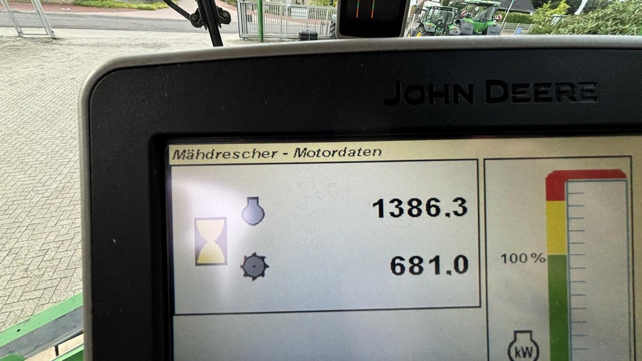 John Deere T660 - Combină de recoltat cereale: Foto 2 John Deere T660 - Combină de recoltat cereale: Foto 2