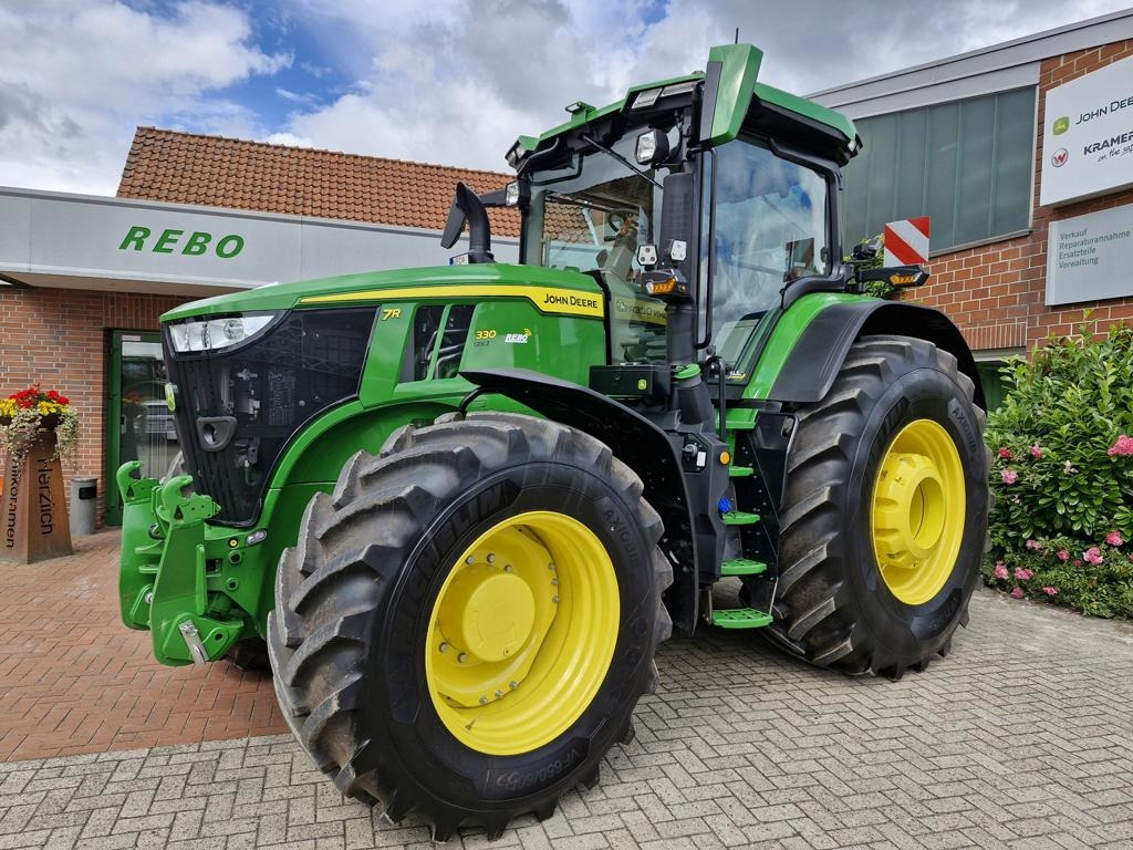 John Deere TRAKTOR 7R330 - Tractor agricol: Foto 1 John Deere TRAKTOR 7R330 - Tractor agricol: Foto 1
