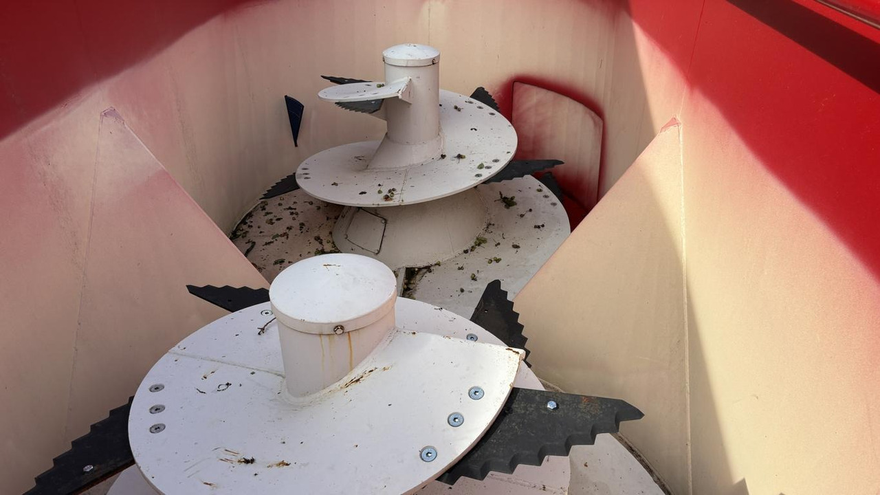 Mayer TRAILEDLINE CLASSIC DUO 16 - Remorcă distribuit furaje: Foto 5 Mayer TRAILEDLINE CLASSIC DUO 16 - Remorcă distribuit furaje: Foto 5