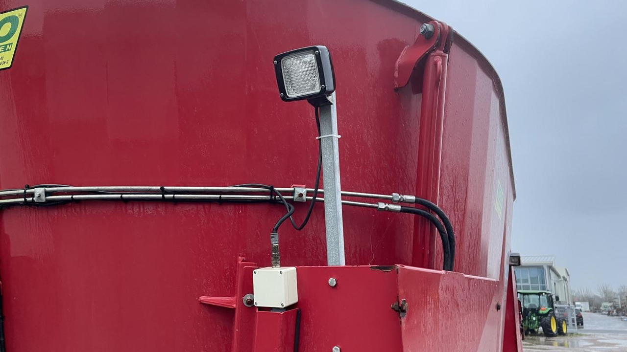 Mayer VM-16 SELBSTFAHRER - Remorcă distribuit furaje: Foto 3 Mayer VM-16 SELBSTFAHRER - Remorcă distribuit furaje: Foto 3