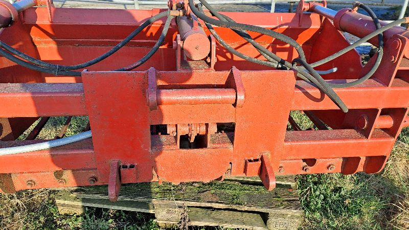 McHale Siloschneidschaufel - Maşină de întors fânul: Foto 2 McHale Siloschneidschaufel - Maşină de întors fânul: Foto 2