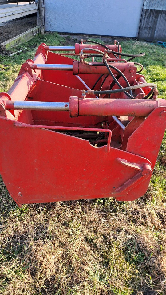 McHale Siloschneidschaufel - Maşină de întors fânul: Foto 4 McHale Siloschneidschaufel - Maşină de întors fânul: Foto 4