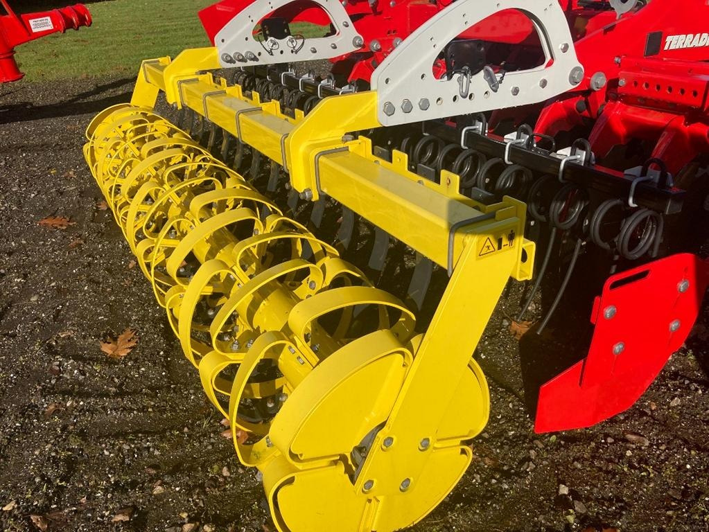 Pöttinger TERRADISC 3001 - Grapă cu discuri: Foto 4 Pöttinger TERRADISC 3001 - Grapă cu discuri: Foto 4