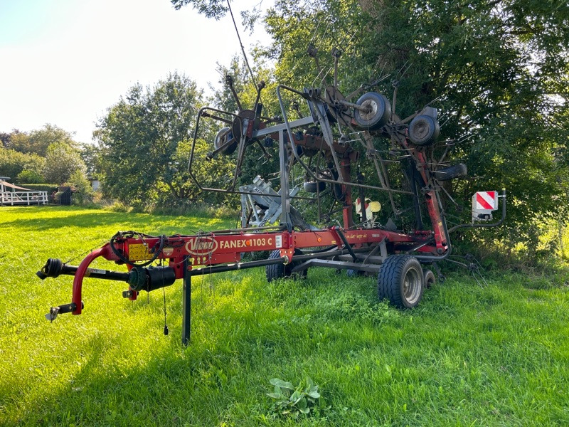 Vicon Fanex 1103 C - Maşină de întors fânul: Foto 1 Vicon Fanex 1103 C - Maşină de întors fânul: Foto 1