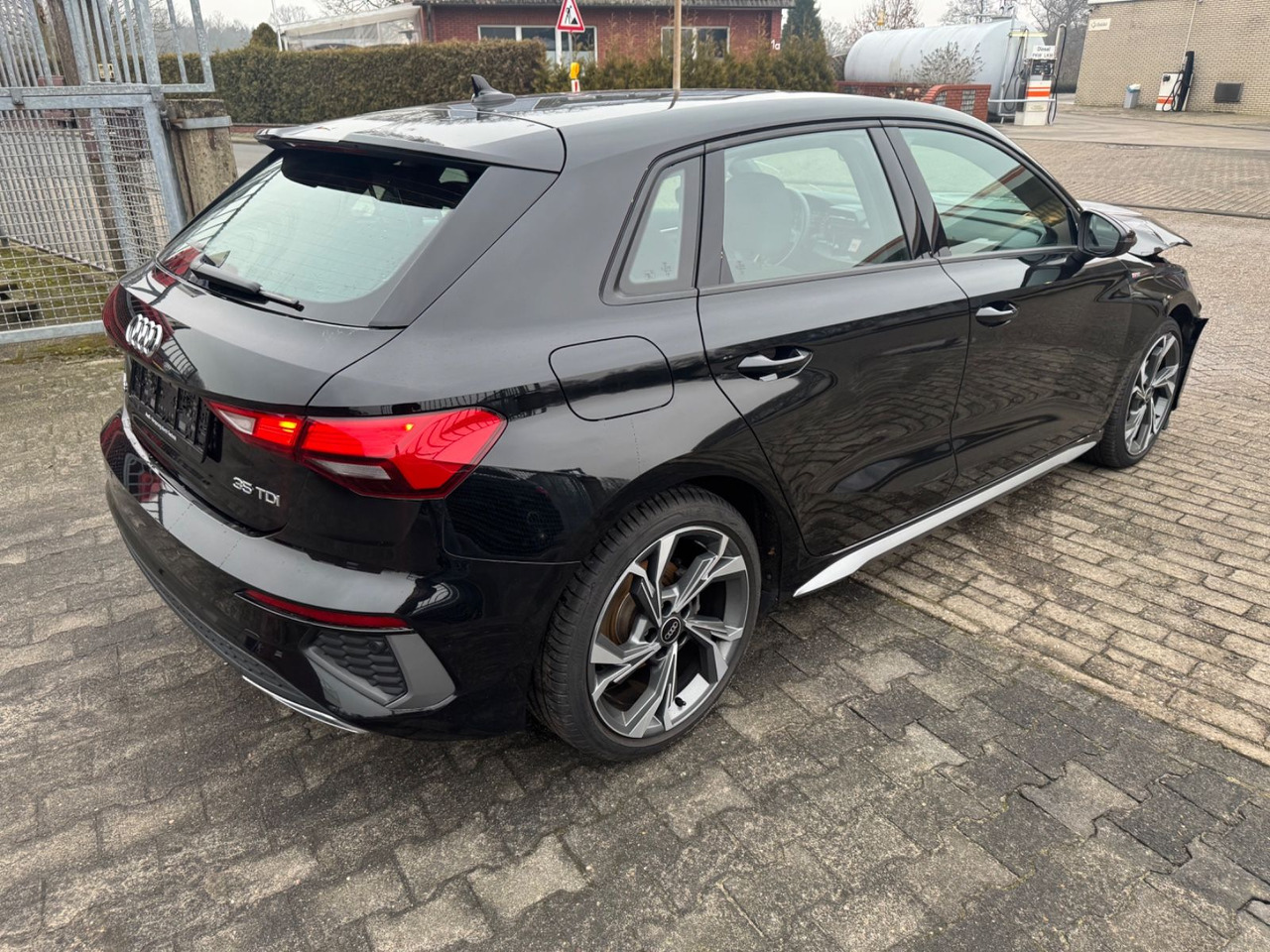 Audi A3 Sportback 35 TDI S line 32.000 KM S-TRONIC Audi A3 Sportback 35 TDI S line 32.000 KM S-TRONIC - Automobil: Foto 1 Audi A3 Sportback 35 TDI S line 32.000 KM S-TRONIC Audi A3 Sportback 35 TDI S line 32.000 KM S-TRONIC - Automobil: Foto 1