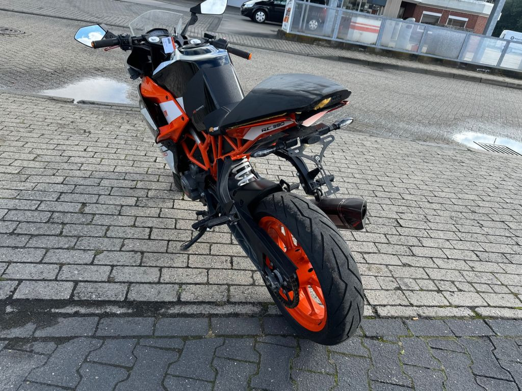 KTM RC 390 Acrapovic Unfall - Motocicletă: Foto 3 KTM RC 390 Acrapovic Unfall - Motocicletă: Foto 3