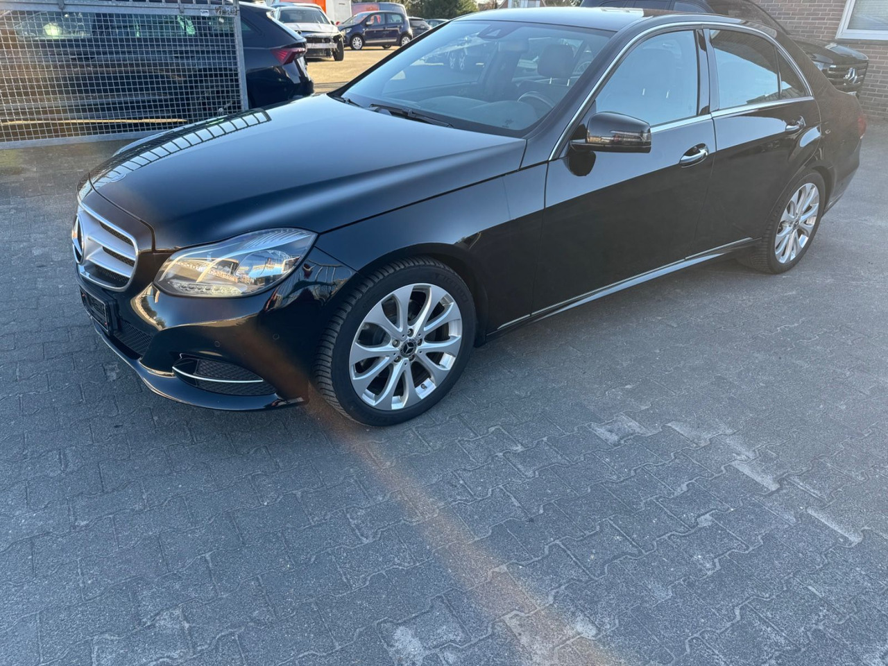 Mercedes-Benz E 350 BlueTec 4Matic Leder/Camera /AHK / Keyless - Automobil: Foto 2 Mercedes-Benz E 350 BlueTec 4Matic Leder/Camera /AHK / Keyless - Automobil: Foto 2